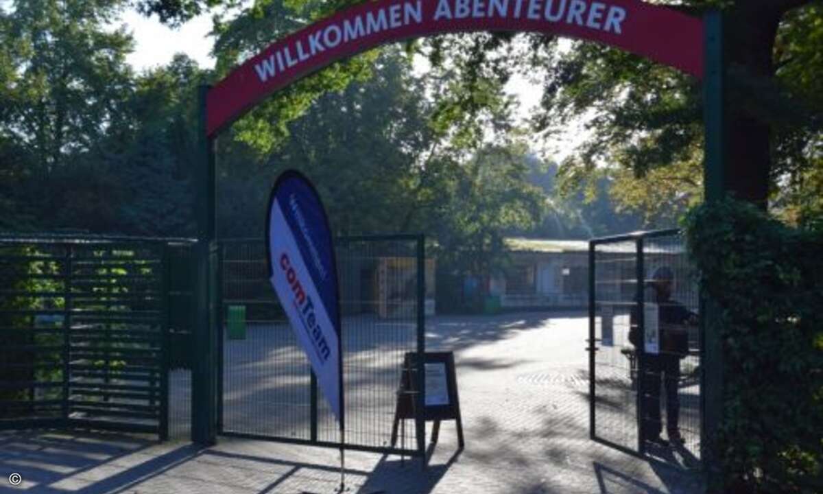 Comteam-Systemhaustagung: Es hält sich ja hartnäckig das Gerücht, das einige Teilnehmer wegen Verlusts ihres Eventsausweises noch immer im Hannoveraner Zoo in Käfigen sitzen und ... (Foto: CRN)
