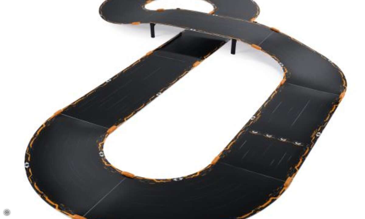 Die Streckenlayouts werden per Smartphone und mit einer Proberunde eingelesen. (Foto: Anki)