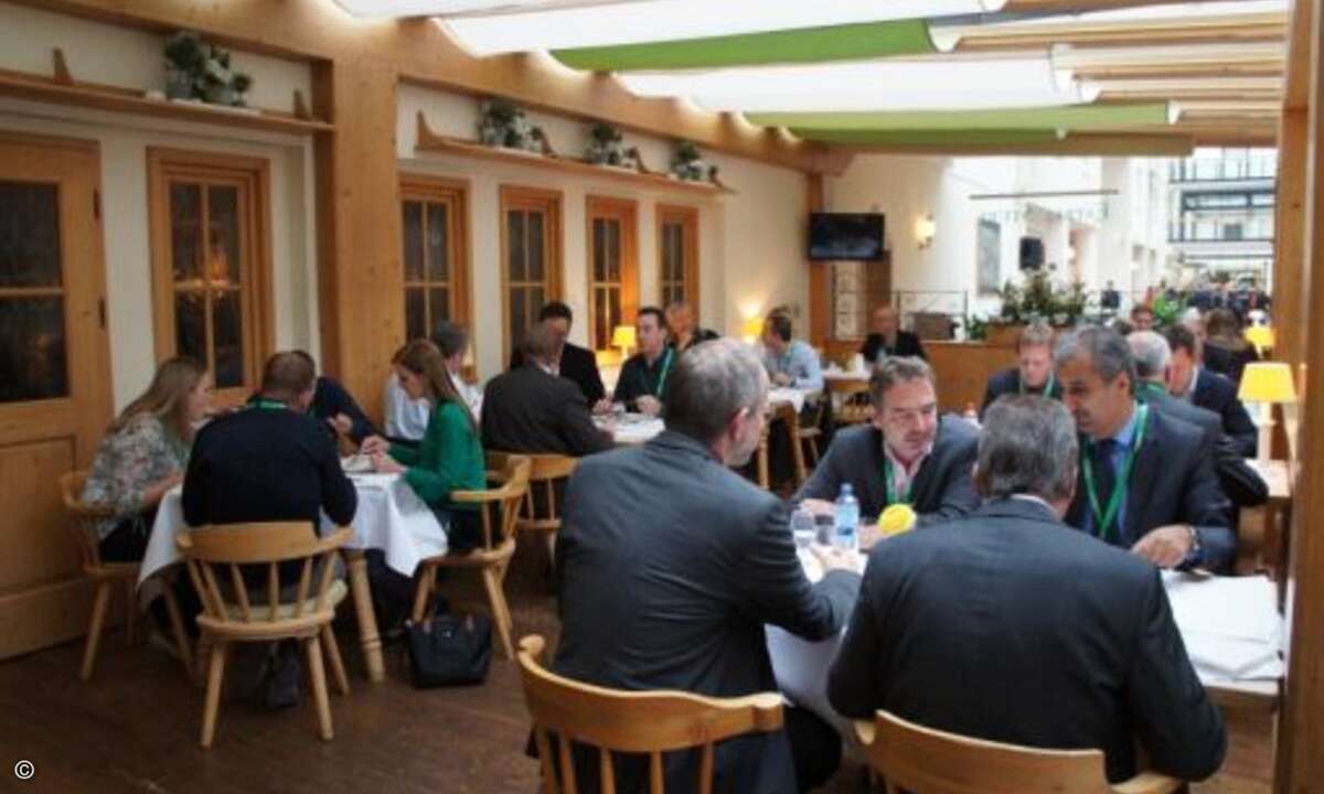 Gemeinsames Mittagessen der APC-Partner (Foto: CRN)