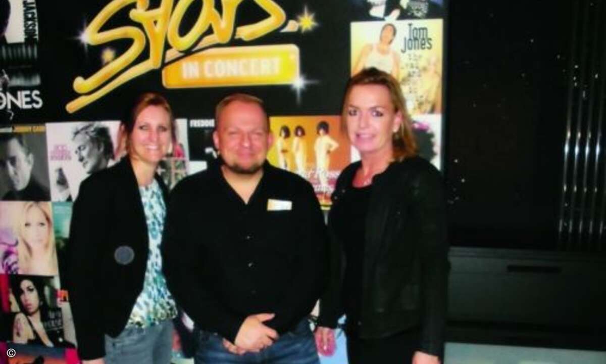 Keiner zweifelt an der Echtheit dieser Stars: Natascha Schüßler (APC by Schneider Electric), Timo Stein (Cancom) und Carolin Schlüter (CRN) (Foto: CRN)