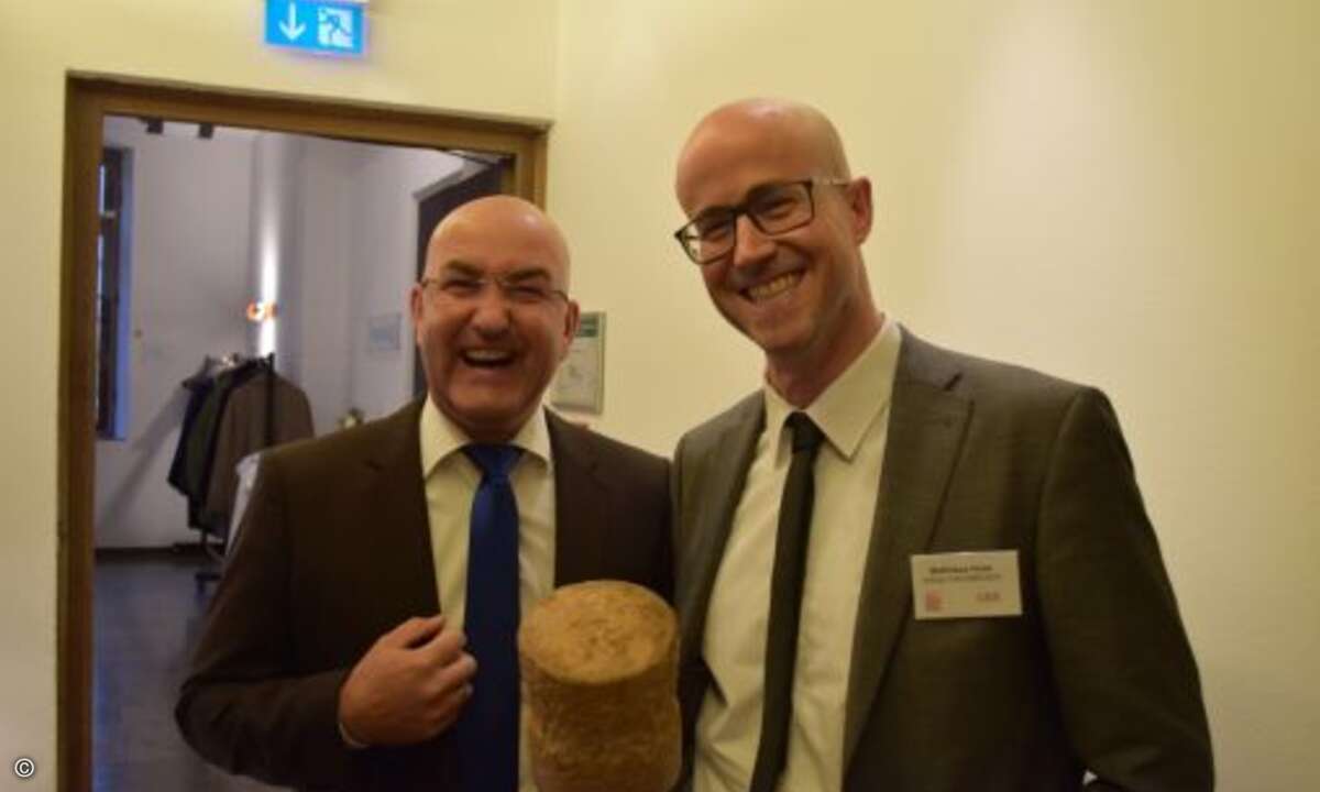 Alexander Bachmann von Wave und Matthäus Hose(Foto: CRN)