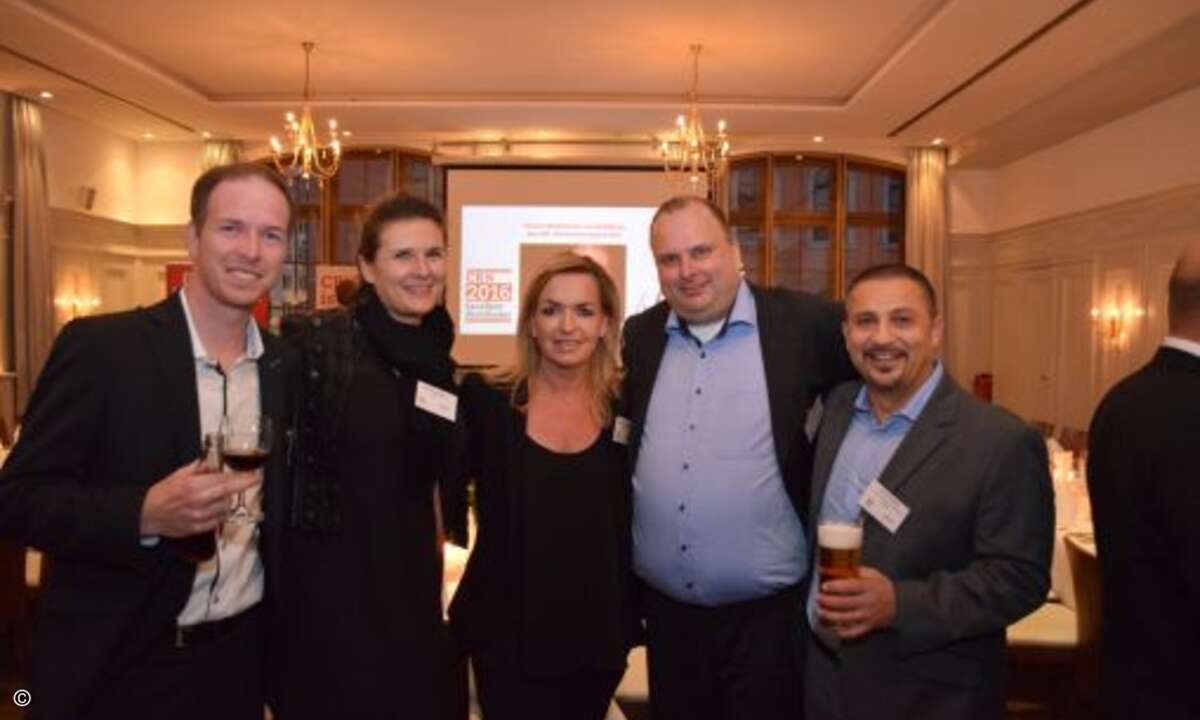 Rüdiger Haase (Bluechip), Nadine Stiegler (CRN), Carolin Schlüter (CRN), Christoph Borchard (Action) und Ecevit Güneser 
von Tarox(Foto: CRN)