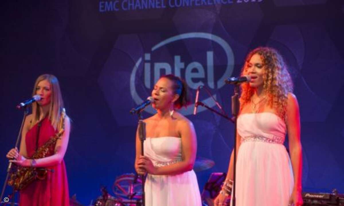 Das Unterhaltungsprogramm bestritt die Band »Ladies Live« (Foto: EMC)