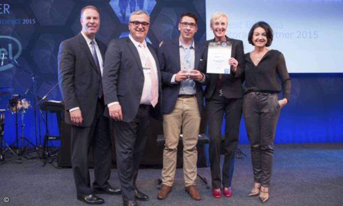 Der Preis für den »Best Big Data Storage Partner« ging an Concat, hier vertreten durch Christian Reichert (Mitte) (Foto: EMC)