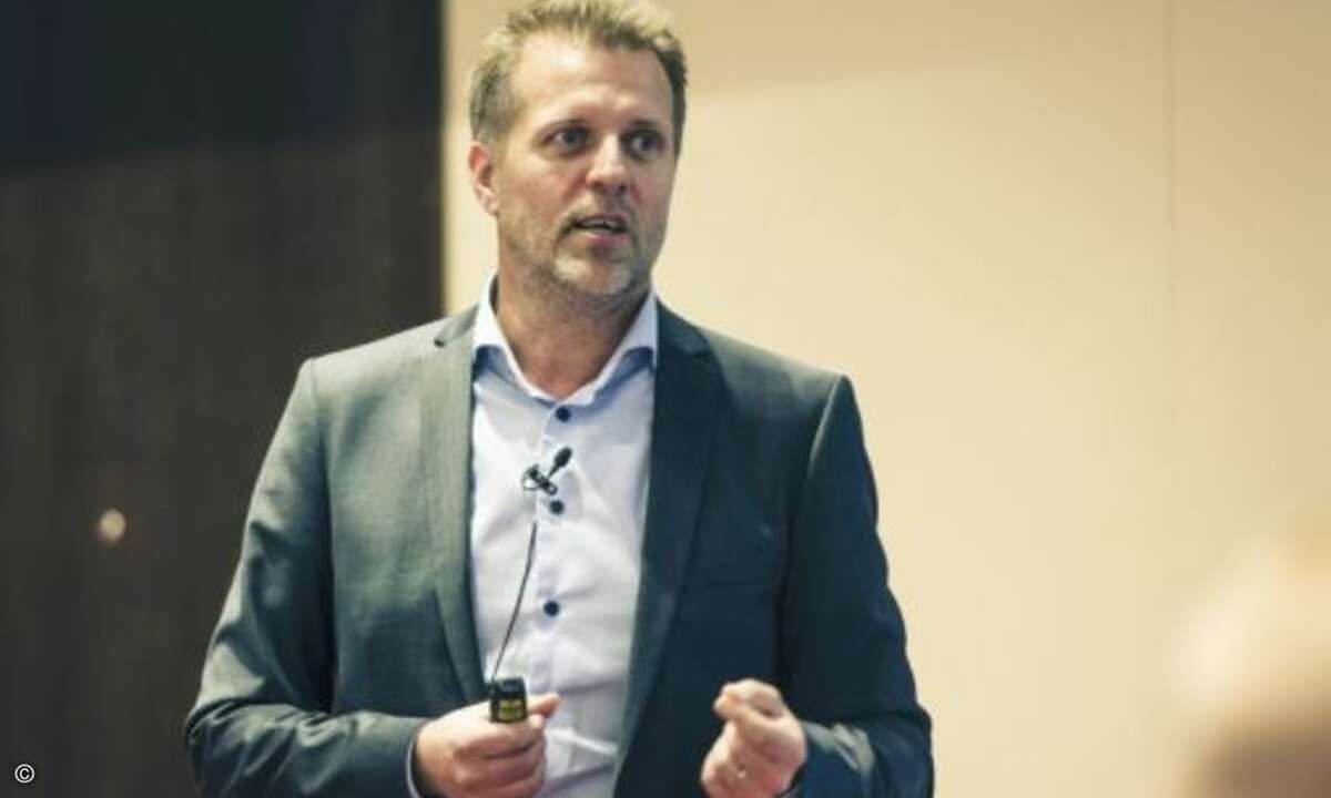 Peter Lindström, Director New Business bei Axis, war für seine Rede extra aus Schweden angereist (Foto: Axis)