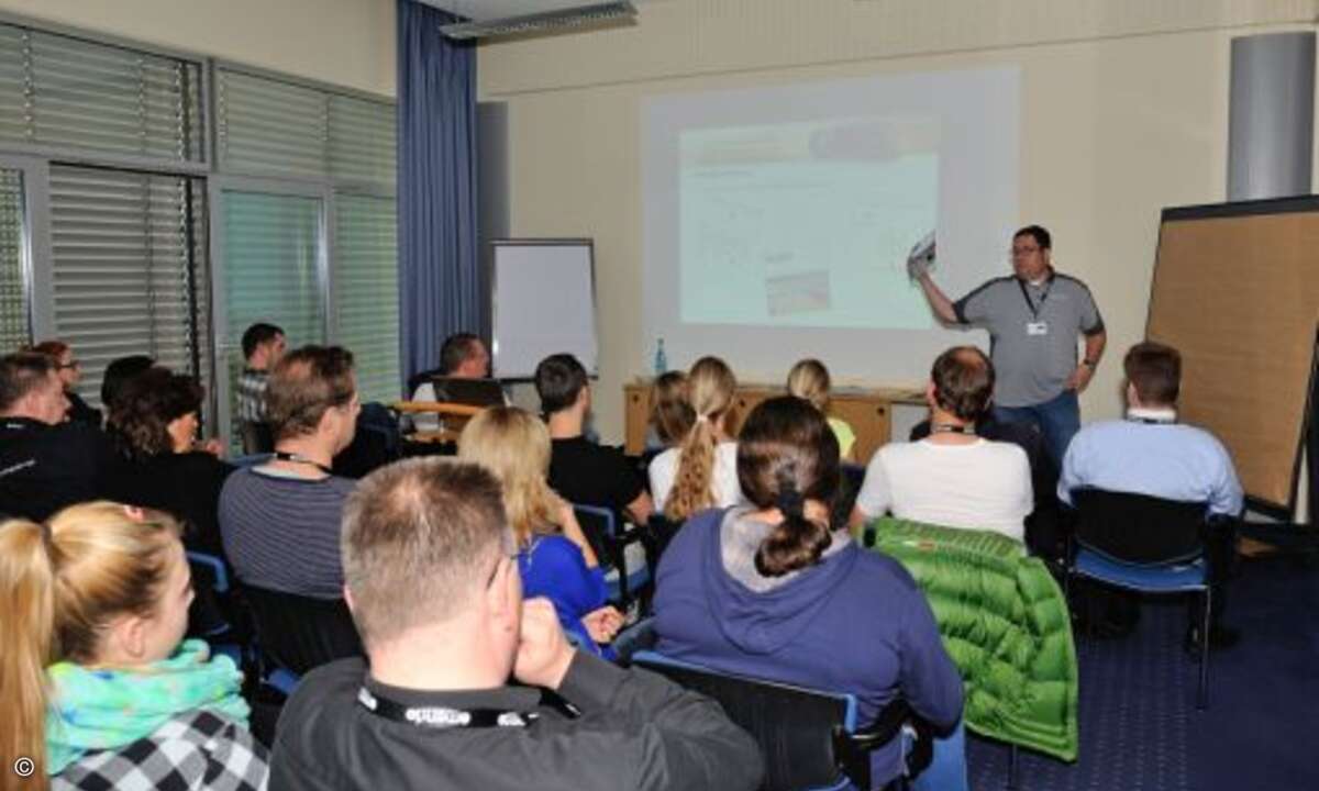 Stefan Heitkamp hielt den Workshop zur emendo Systemhausgruppe und präsentierte einige Leistungen und Marketingmaßnahmen, die bereits für die Mitglieder der Gruppe umgesetzt wurden (Foto: emendo)
