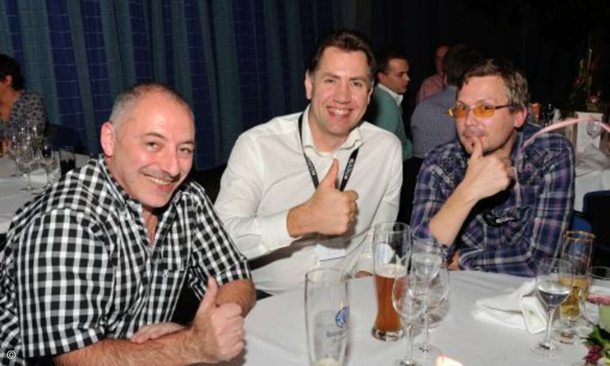 „Gefällt mir“: Die emendo-Partner Dieter Mühlbauer (mücom), Viktor Leicht (Highlight Computer) und Thorsten Gerhardt (PC STORE AND MORE) nutzen Meet Friends zum Erfahrungsaustausch (Foto: emendo)