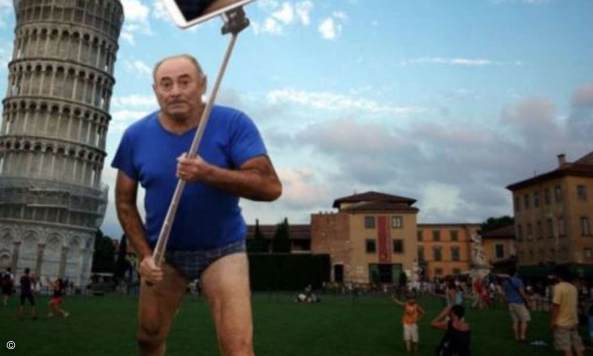 Statt einer Schaufel könnte es sich auch um einen überdimensionierten Selfie-Stick handeln (Foto: Screenshot - Twitter.com)