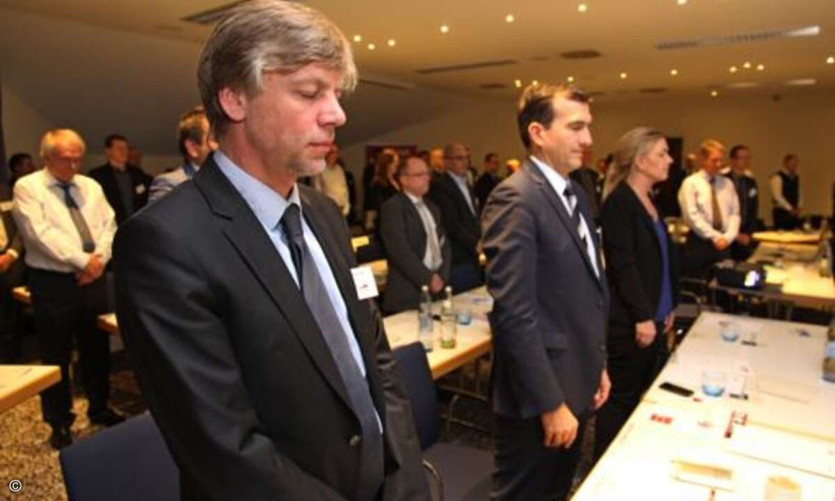 ... und demonstrierte seine Thesen mit einem interaktiven Programm, dass alle Teilnehmer einband (Foto: CRN)