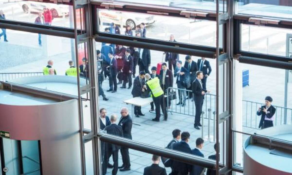 Der nach der CeBIT zweitgrößte ITK-Event Europas steht dermaßen im Fokus, dass angesichts der Anschläge in Paris dieses Jahr Taschenkontrollen durchgeführt wurden (Bild: Fujitsu)