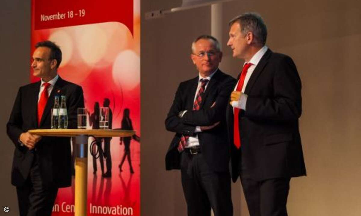 Martin Hammerschmid, Österreich, Jörg Brünig, Deutschland und Martin Nussbaumer, Schweiz, antworteten auf die drängensten Fragen aus dem Fujitsu-Channel (Bild: Fujitsu)