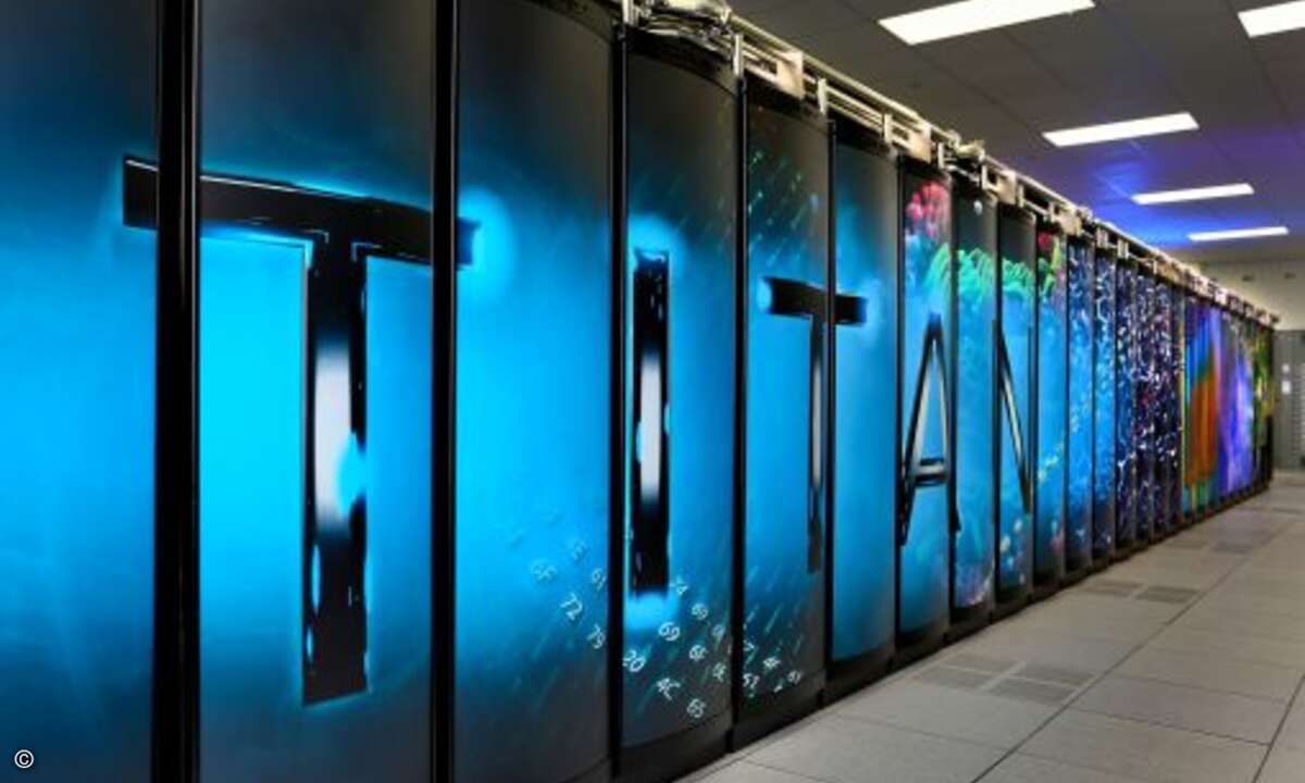 Platz 2: Titan 
TFLOPs (Linpack): 17.590
Prozessoren: Intel Opteron 6274 16C 2.200GHz, Cray Gemini interconnect, NVIDIA K20x
Kerne: 560.640
Hersteller: Cray (XK7)
(Foto: Oak Ridge National Laboratory)