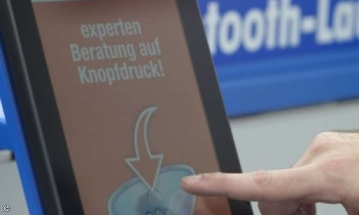 Tablets dienen zur Kontaktaufnahme mit Beratern und zur virtuellen Sortimentserweiterung (Foto: Expert)