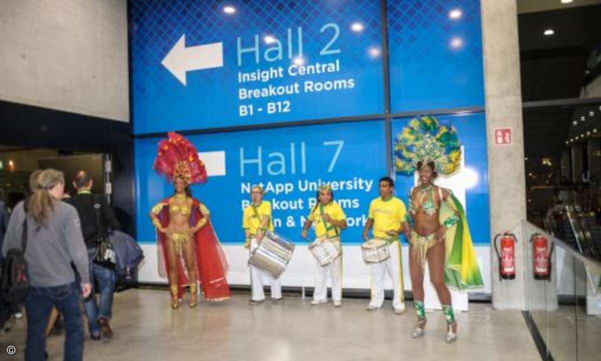 Am ersten Abend wurde zu Samba-Klängen gefeiert (Foto: NetApp)