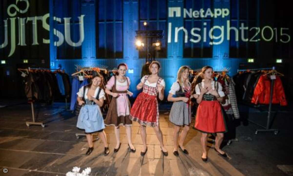 Gute Laune und hübsche Frauen allerorten (Foto: NetApp)