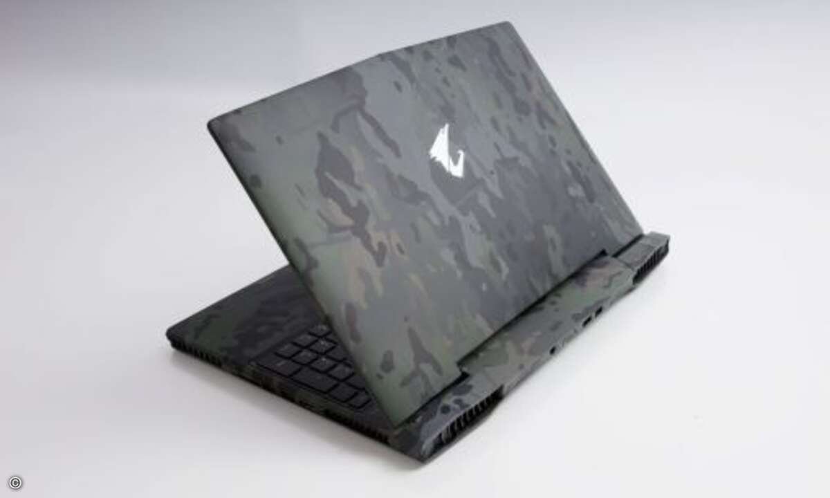 In dem nur 22,9 Millimeter dicken Chassis des »Aorus X5 v5« hat der Hersteller eine Kombination aus zwei »GTX 965M«-Grafikkarten im SLI-Verbund untergebracht (Bild: Aorus)