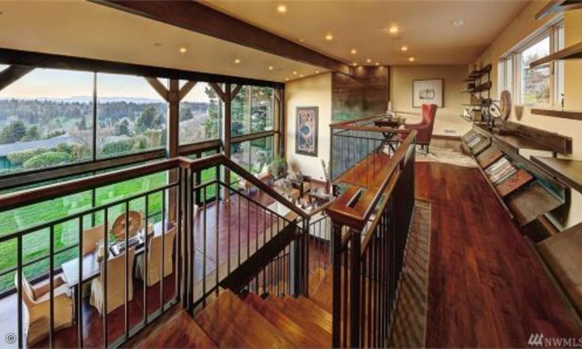 ...vermittelt einen schönen Eindruck, mitten im Grünen zu wohnen (Foto: NWMLS / Windermere Real Estate / Redfin)