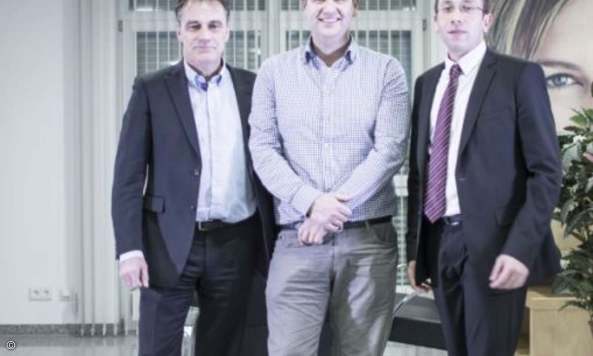 Remco Ligtvoet von Exertis Go Connect (Mitte) mit Henk Jan Hogebrug und Ramon Baca Gonzalez von Artec (Foto: Artec)