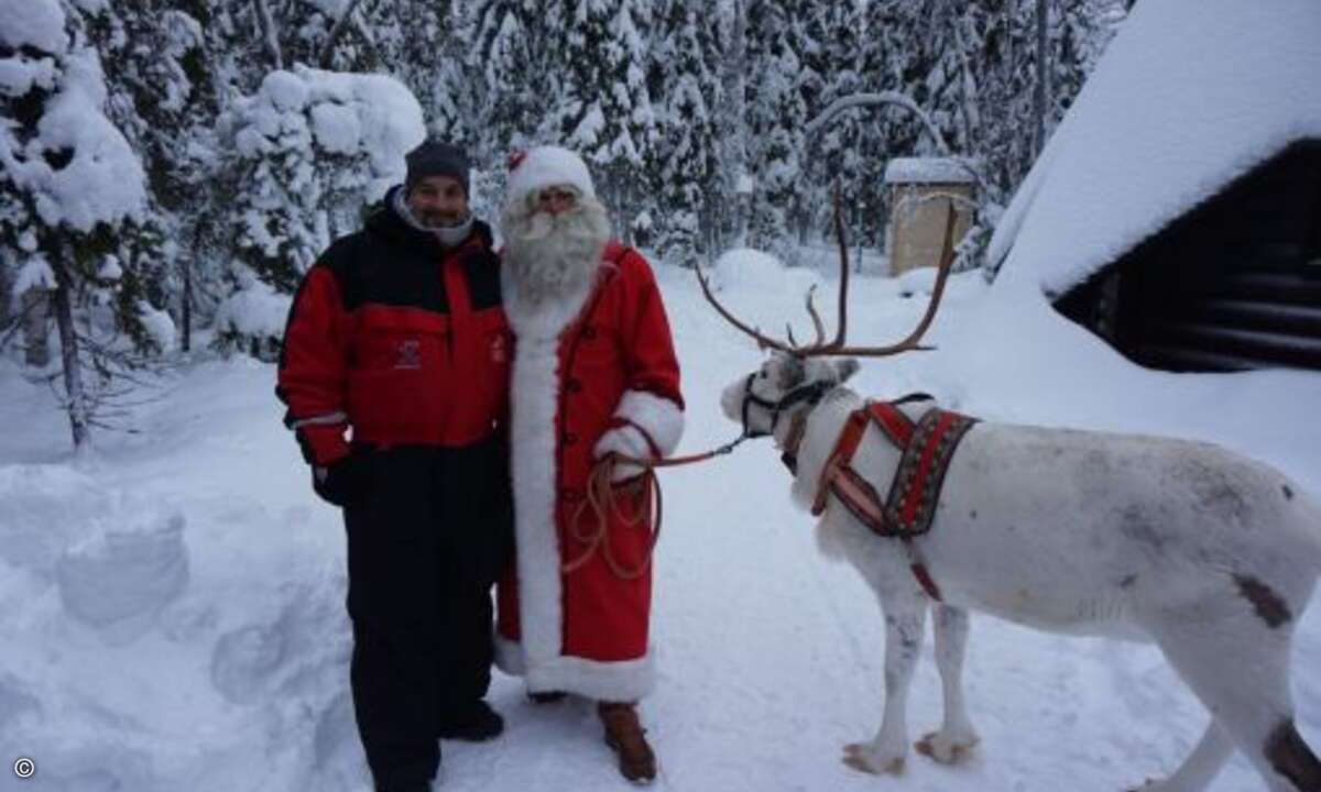 Dafür gabs danach ein Selfie mit dem Weihnachtsmann (Bild: Asus)