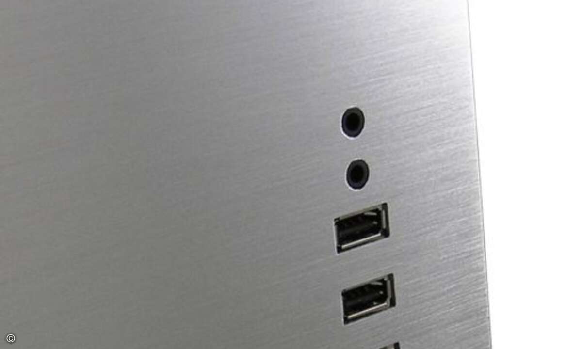 Das I/O-Panel ist voll in der Frontblende integriert (Foto: LC-Power)