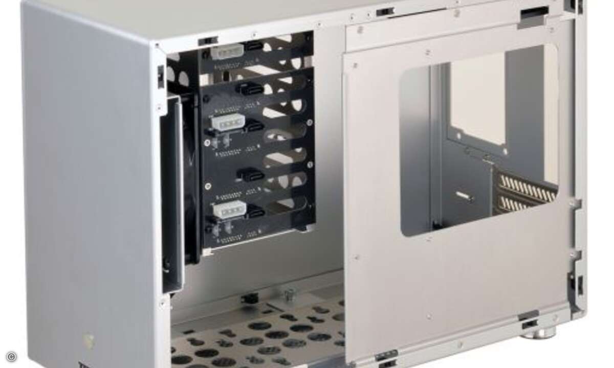 Die Fünf werkzeuglos montierten Festplatten im HDD-Käfig können als Hot-Swap-Drives genutzt werden (Foto: Lian Li)