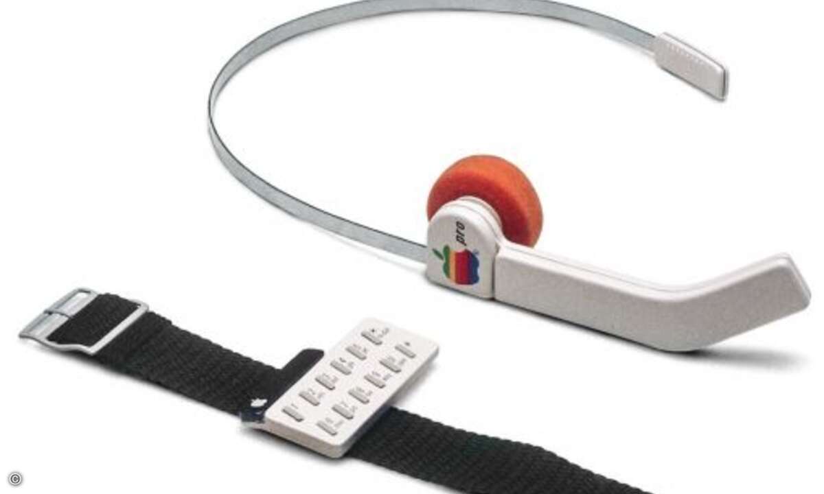 Der Weg zu smarten Kommunikationslösungen wie dem iPhone und der apple Watch war lang (Foto: Hartmut Esslinger und frog team / Arnoldsche Art Publishers »Genial Einfach«)