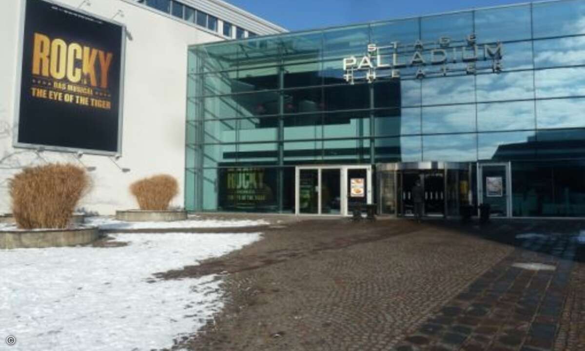 In Stuttgart ging es ins Stage Palladium Musical Theater, wo sonst das Musical »Rocky« aufgeführt wird(Foto: Novastor)