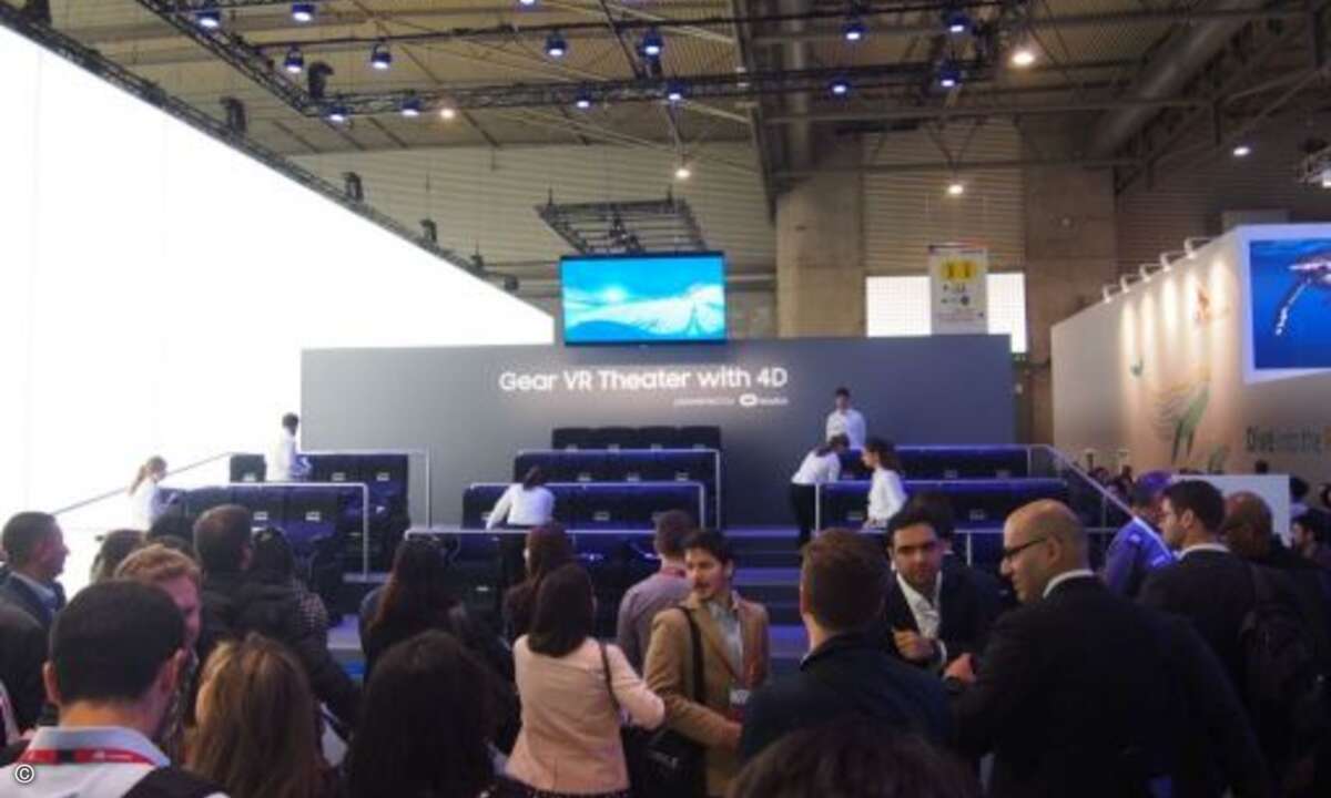 Das »Gear VR«-Kino mit 4D-Effekten von Samsung erfreute sich unter den Messe-Besuchern großer Beliebtheit (Foto: CRN)