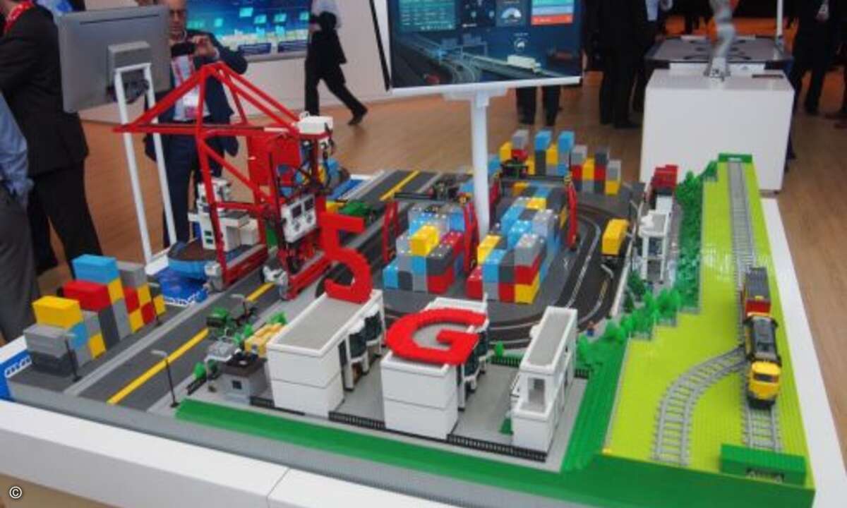 Der chinesische Hersteller zeigt auch ein Modell eines Smart Hafens, der über ein 5G-Netzwerk verbunden ist (Foto: CRN)