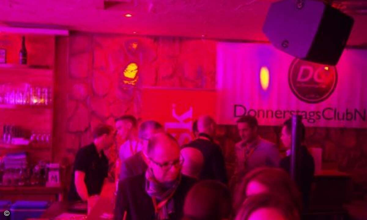 An der Bar herrschte reges Gedränge (Foto: CRN)