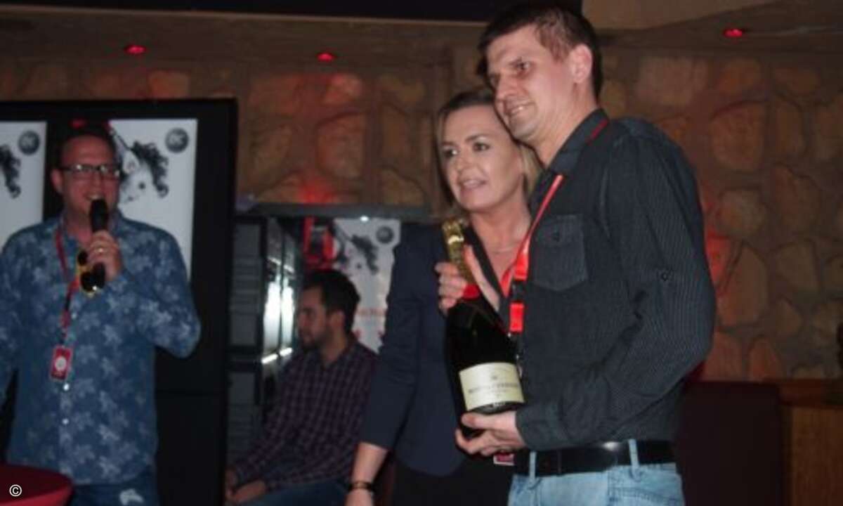 Als Hauptpreis gab es eine Magnum-Flasche Champagner (Foto: CRN)