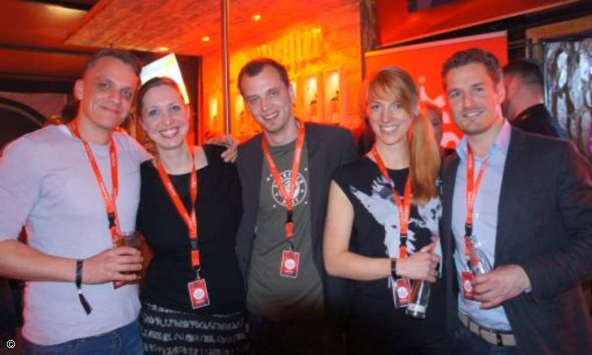 Die Party-Gäste strahlen um die Wette (Foto: CRN)