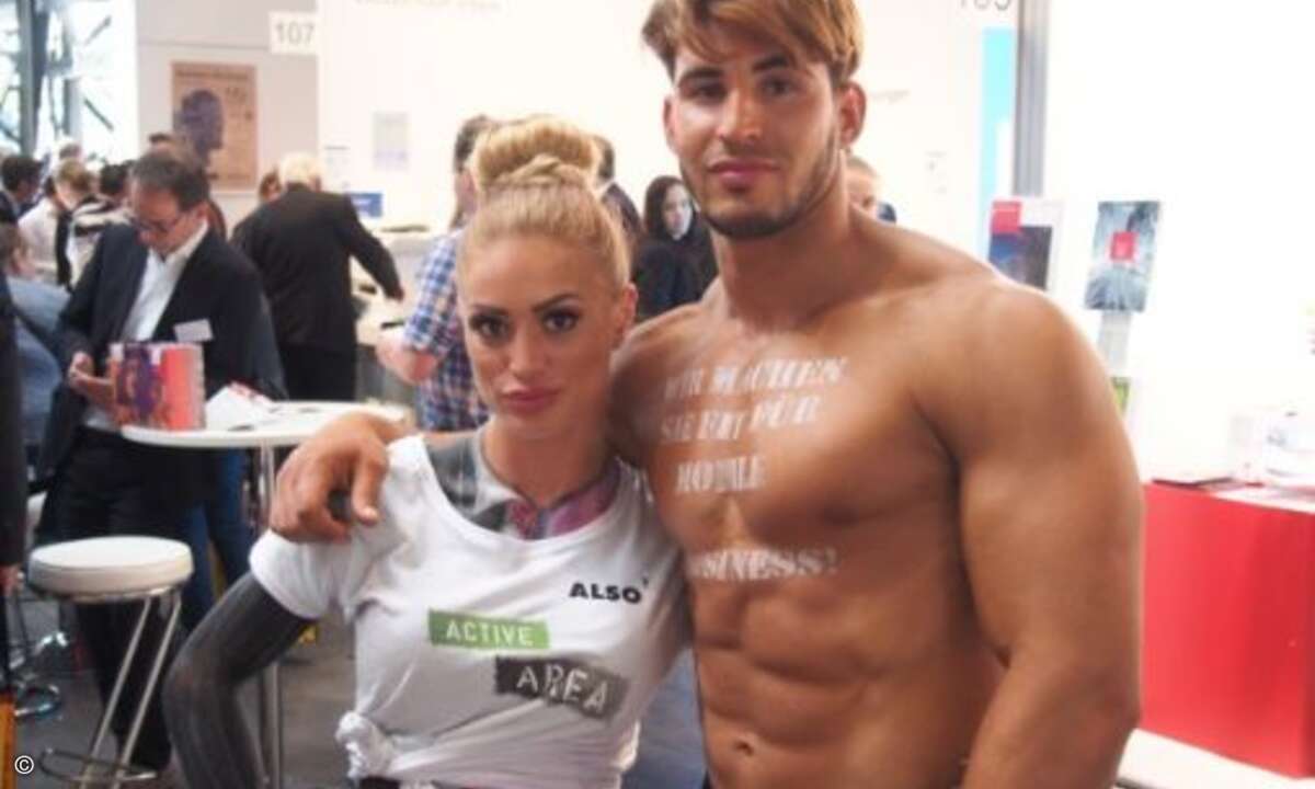 Die Body-Painting-Models zogen viele Blicke auf sich (Bild: CRN)