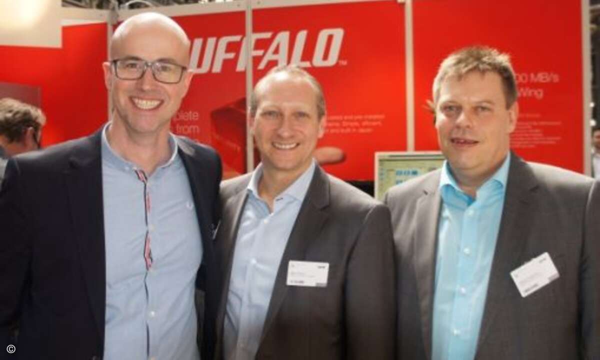 Matthäus Hose mit Mirko Rusch und Harald Falzmann von Buffalo (Bild: CRN)