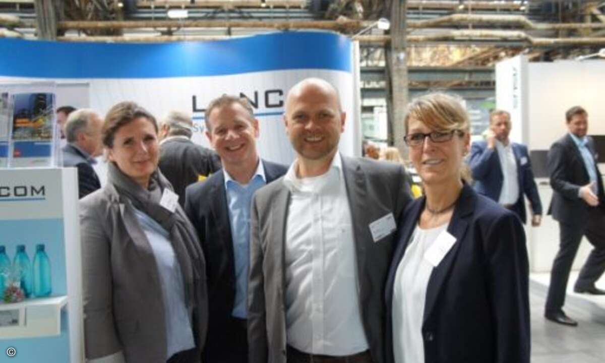Das gutgelaunte Lancom-Team: (v. links) Nadine Stiegler (CRN) trifft Jürgen Herzog, Paul Moll und Pia Quadflieg (Bild: CRN)