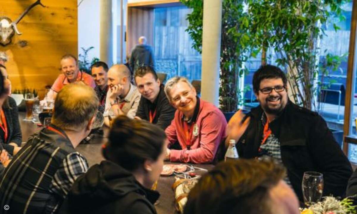 Schon beim Get Together nach der Anreise herrschte lockere Stimmung und gelöste Atmosphäre (Foto: SanDisk / Marcel Lämmerhirt)