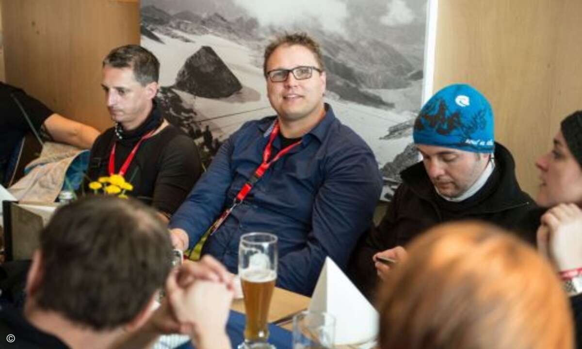 Auch auf 3.000 Höhenmetern schenkten die Teilnehmer der Kamera ihr schönstes Lächeln (Foto: SanDisk / Marcel Lämmerhirt)