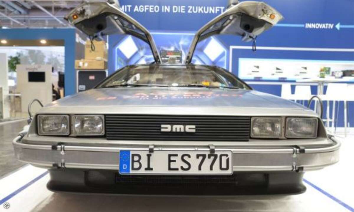 Schon auf der CeBIT sorgte der DeLorean für reichlich Aufmerksamkeit am Agfeo-Stand (Foto: Agfeo)