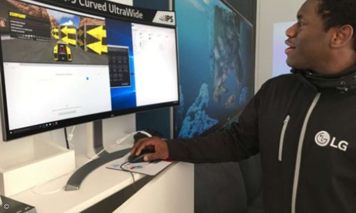 Der LG 21:9 UltraWide Curved Monitor ist einer der Stars der Roadshow (Foto: Redaktion CRN).