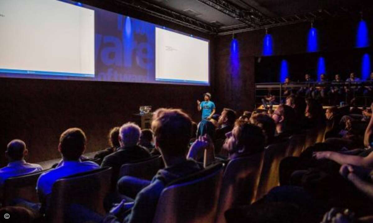 Benjamin Cremer (Shopware) stellte Shopware 5.2 aus technischer Sicht vor (Foto: Shopware)