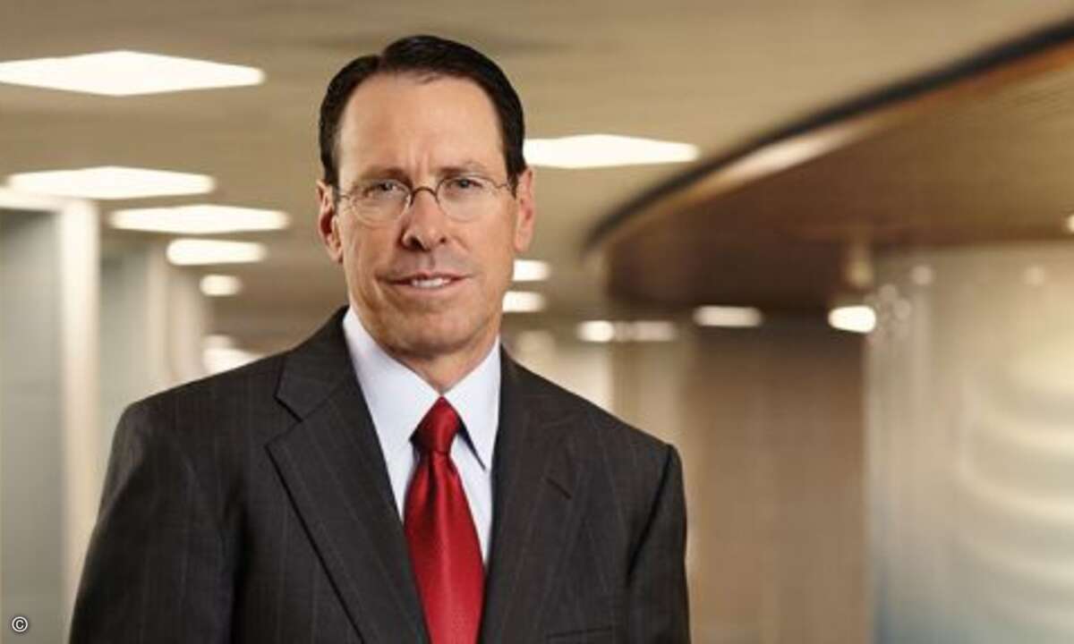 Platz 11 (Gesamt: 38): Randall L. Stephenson von AT&T (Mitte) mit 22,4 Millionen Dollar (+8%) (Foto: AT&T)