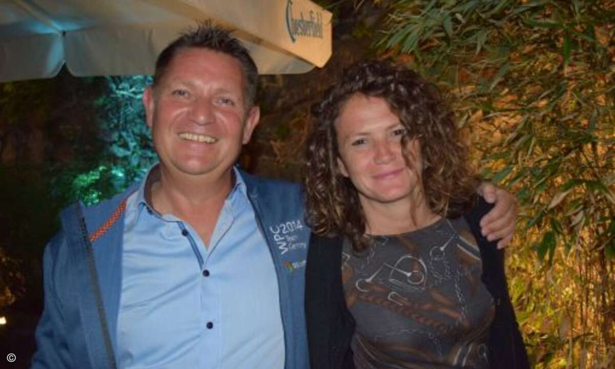 Andreas Kunzmann (CoSi Elektronik) mit seiner charmanten Ehefrau Simone: Gehen zum Lachen übrigens nicht auusschließlich in den Keller - hier in der schummrigen Moritzburg in Leipzig.