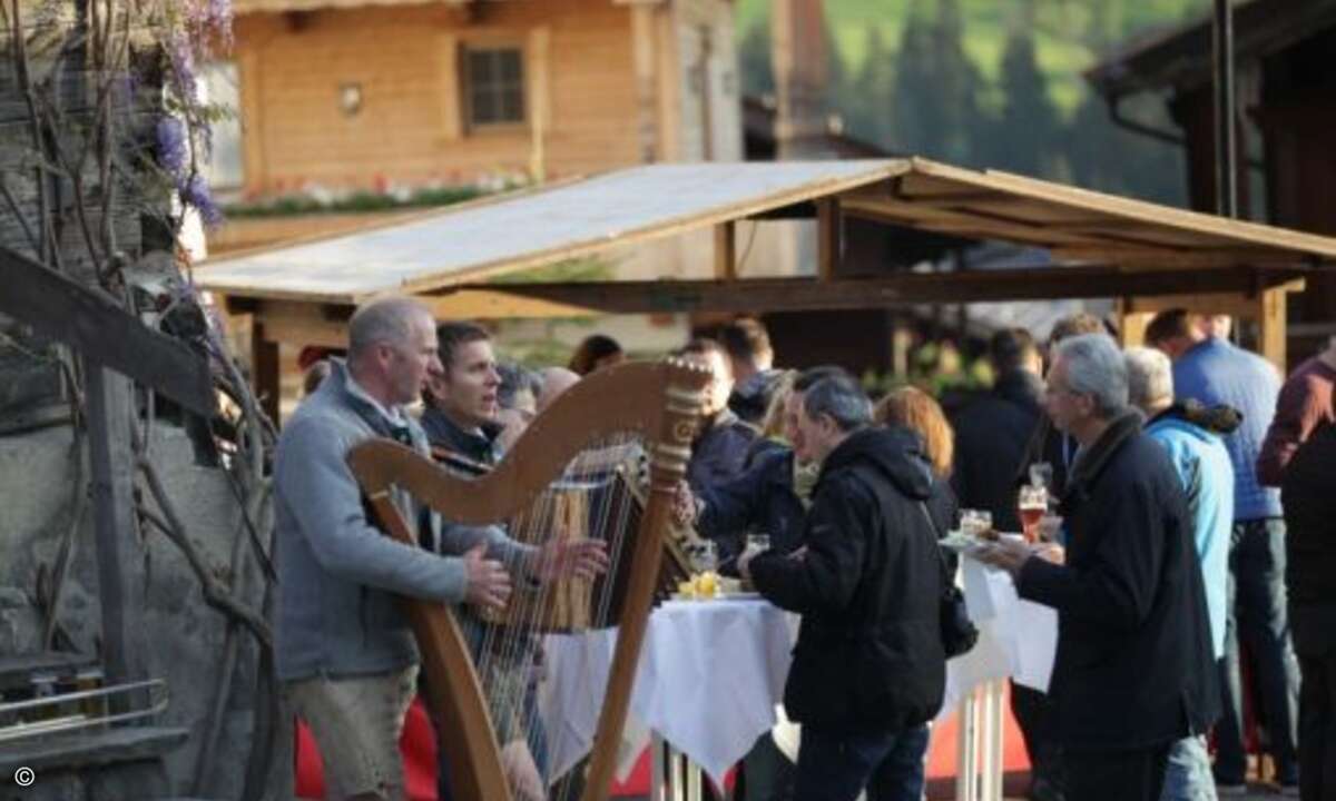 …mit leckerem Essen und traditioneller Alpenmusik(Foto: Barracuda Networks)