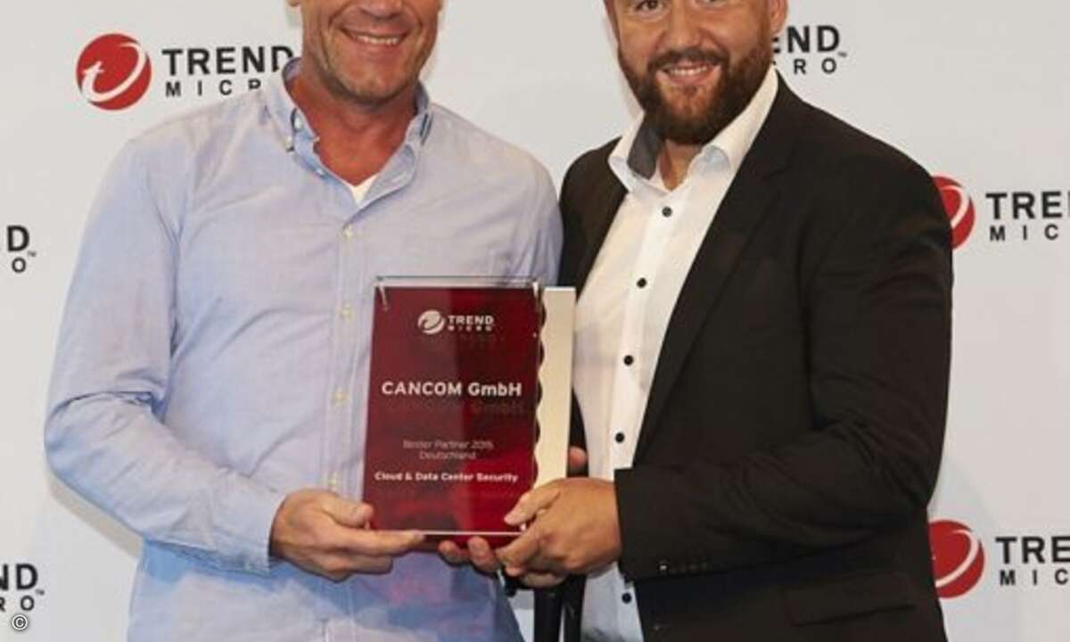 Thomas Rath von Cancom freut sich mit Zvezdan Bogdanovic von Trend Micro über die Auszeichnung als bester Partner für »Cloud & Data Center Security« (Foto: Trend Micro)