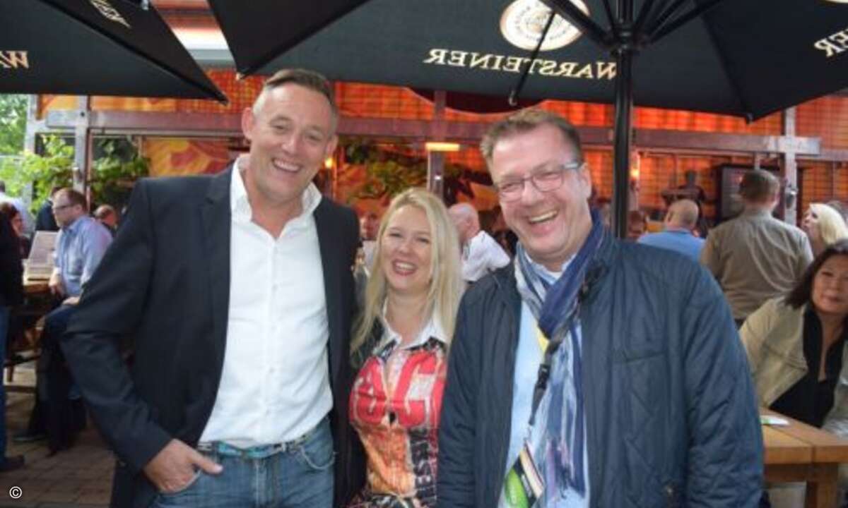 Bernd Tillmann (Tarox), Janna Grosse (Unit) und  Andreas Hansen (Boston) feierten auch schon am Abend vor der Messe mit den Herstellerpartnern (Bild: CRN)