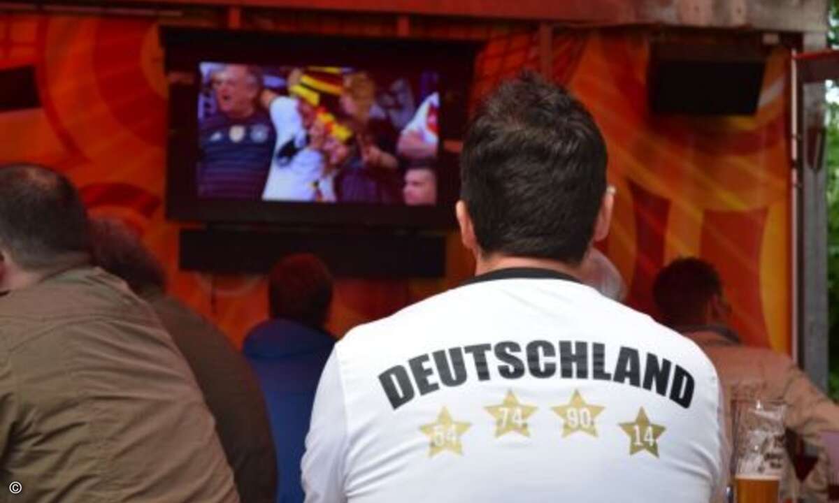 Dort konnten die Tarox-Gäste auch das EM-Spiel der deutschen Nationalmannschaft verfolgen (Bild: CRN)