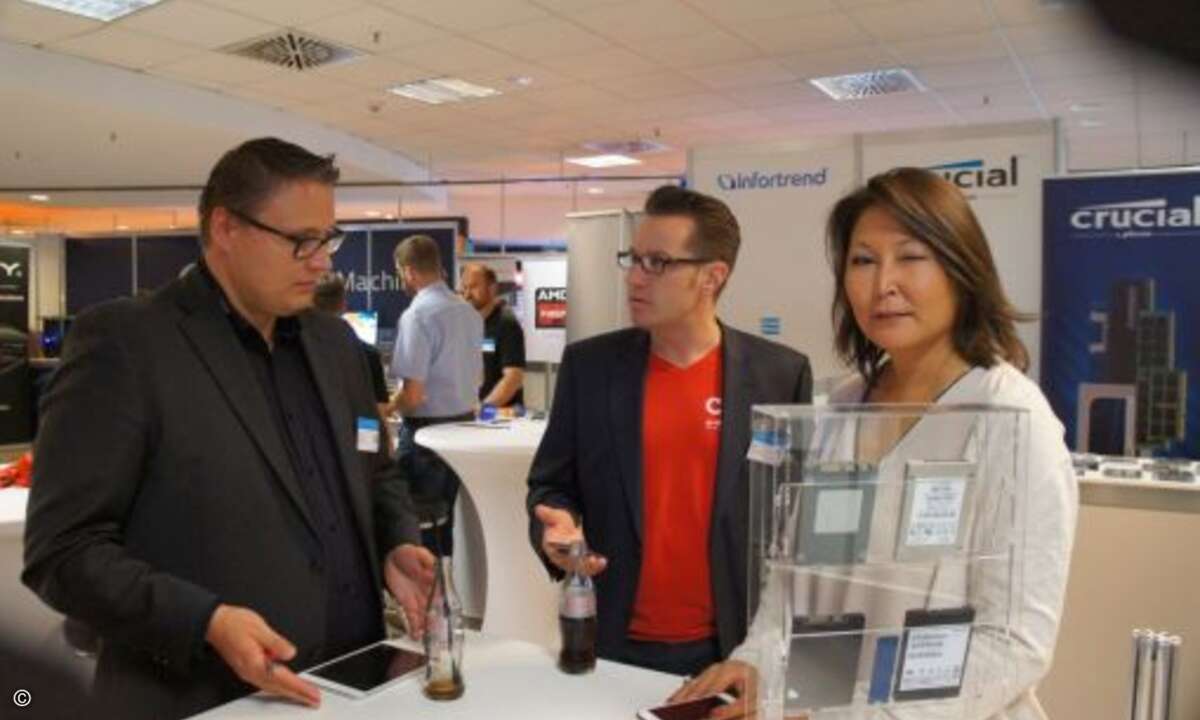 Lutz Kaiser (SanDisk), Marc Adelberg (CRN) und Miriam Franke (SanDisk) (Bild: CRN)