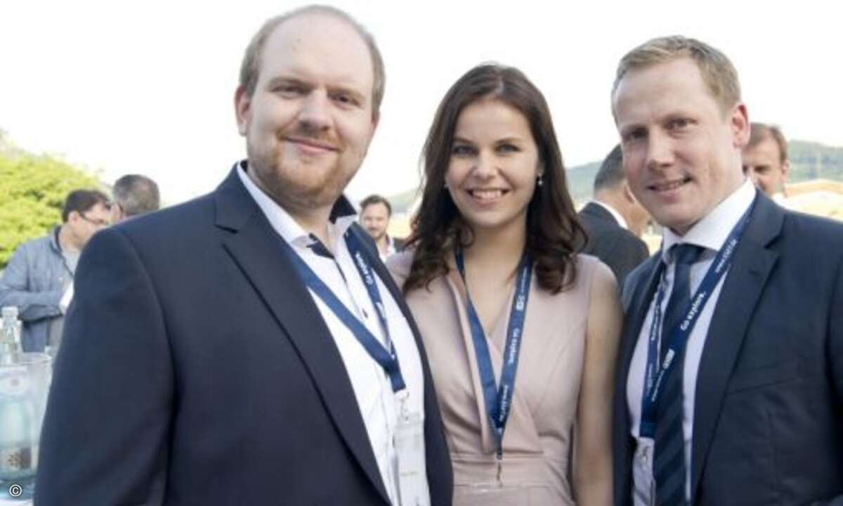 Marcus Döring mit Constance Modrzik und Markus Grüneberg von Eset (Foto: Eset)