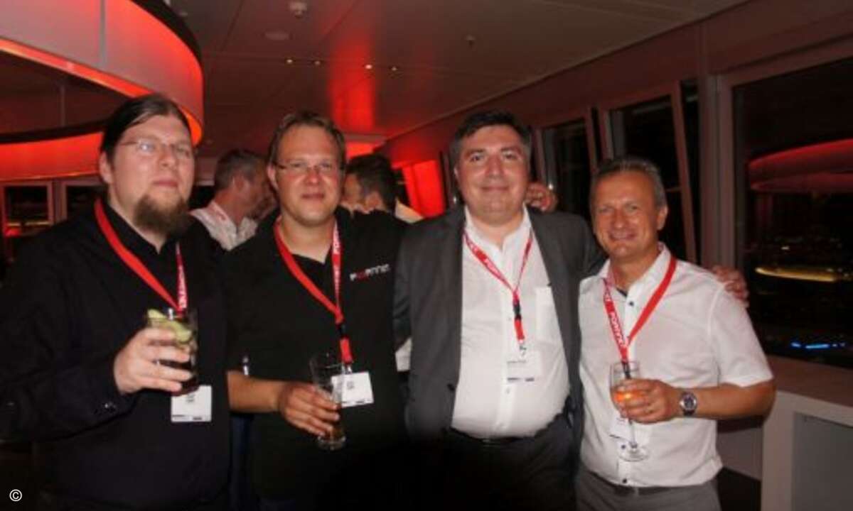 Die Wick Hill-Manager Christoph Lange und Dalibor Milijic mit Marek Telec (Deutsche Telekom)...(Bild:CRN)