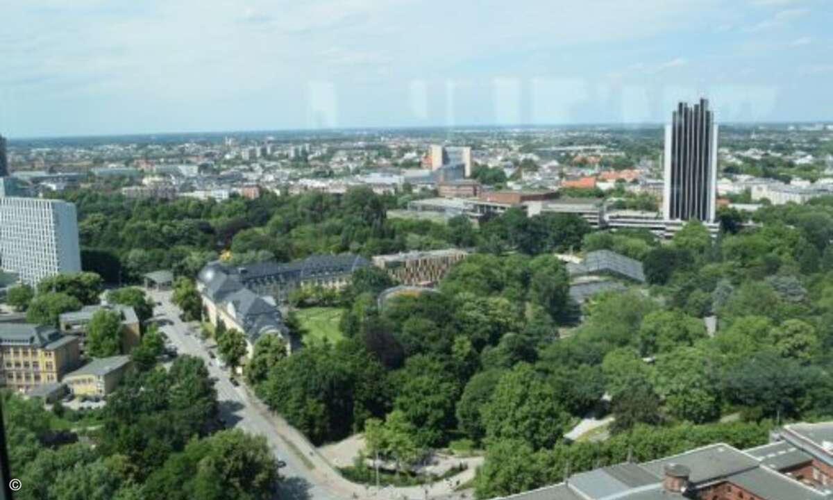 Im Emporio-Tower im 23. Stock konnten die Besucher der Wick Hill Hausmesse einen großartigen Ausblick auf Hamburg genießen.(Bild:CRN)